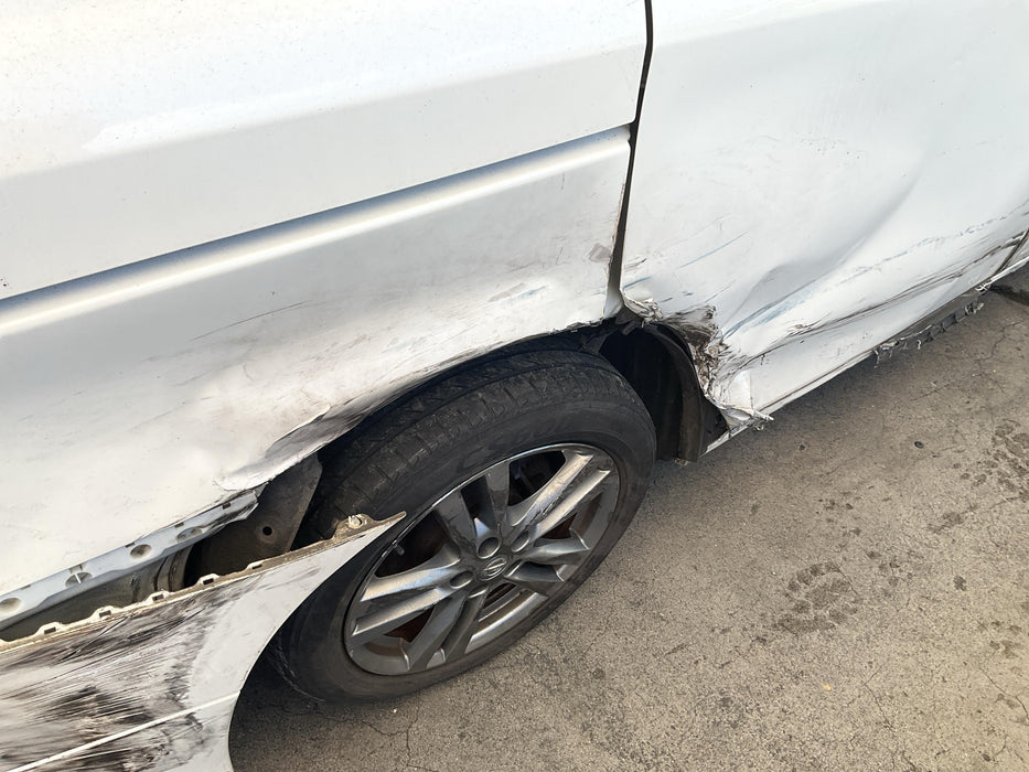 2013 Nissan Elgrand  E52 6076 - Used parts for sale
