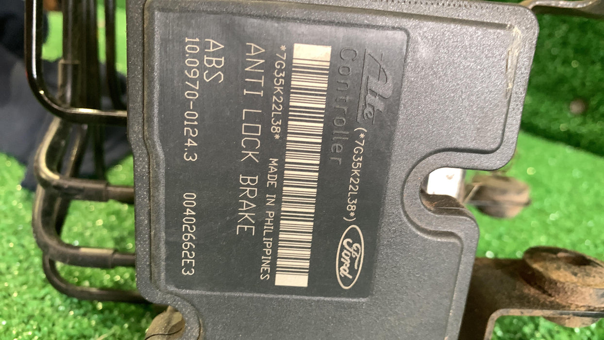 2005 Mazda Axela BK  ABS Pump/Modulator