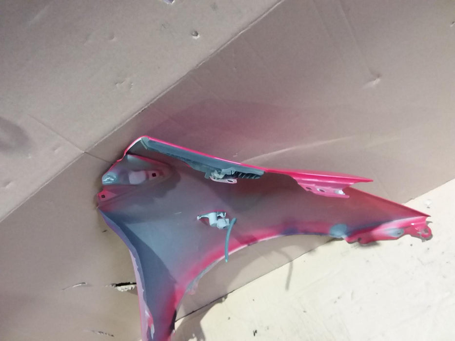 Toyota Yaris Vitz XP90 Yaris Left Guard