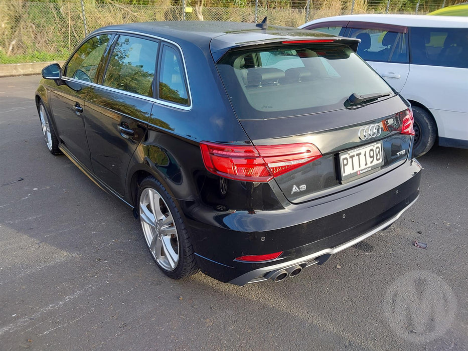 2017, Audi, A3, WAUZZZ8V1JA048052