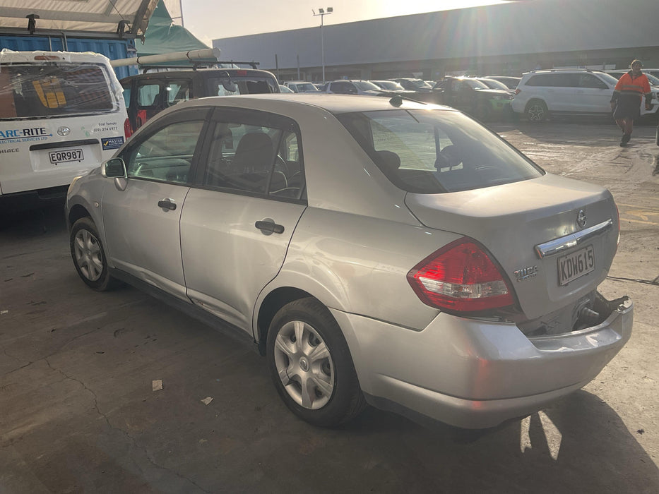 2011, Nissan, Tiida, LATIO, SC11-303697