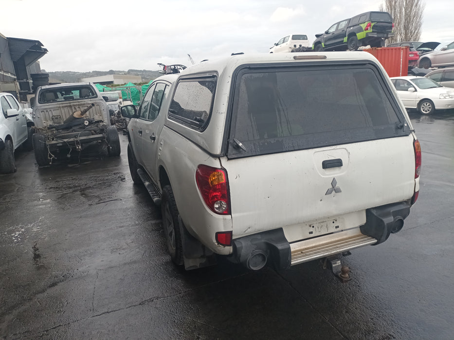 2009, Mitsubishi, Triton, 2.4P 2WD DBLE CAB M