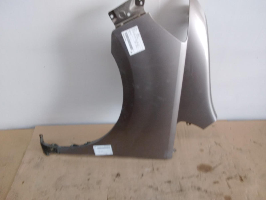 Nissan Serena Serena  Left Guard