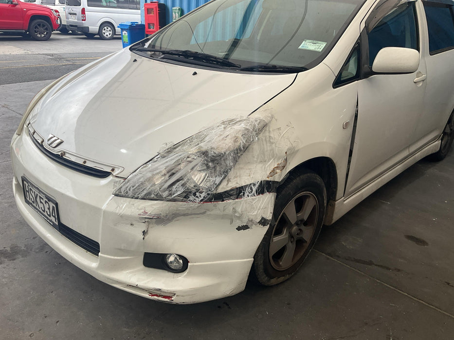 2004 Toyota Wish LTD  5256 - Used parts for sale