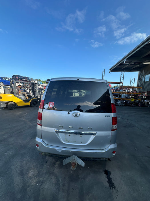 2005 Toyota Noah   5424 - Used parts for sale