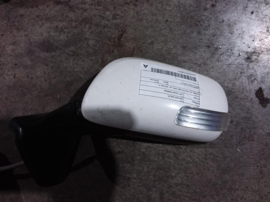 Toyota Isis Isis  Left Door Mirror
