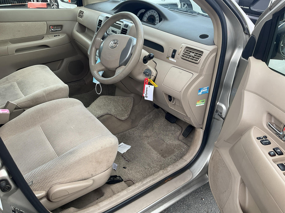 2005 Toyota Raum  Z20 6010 - Used parts for sale