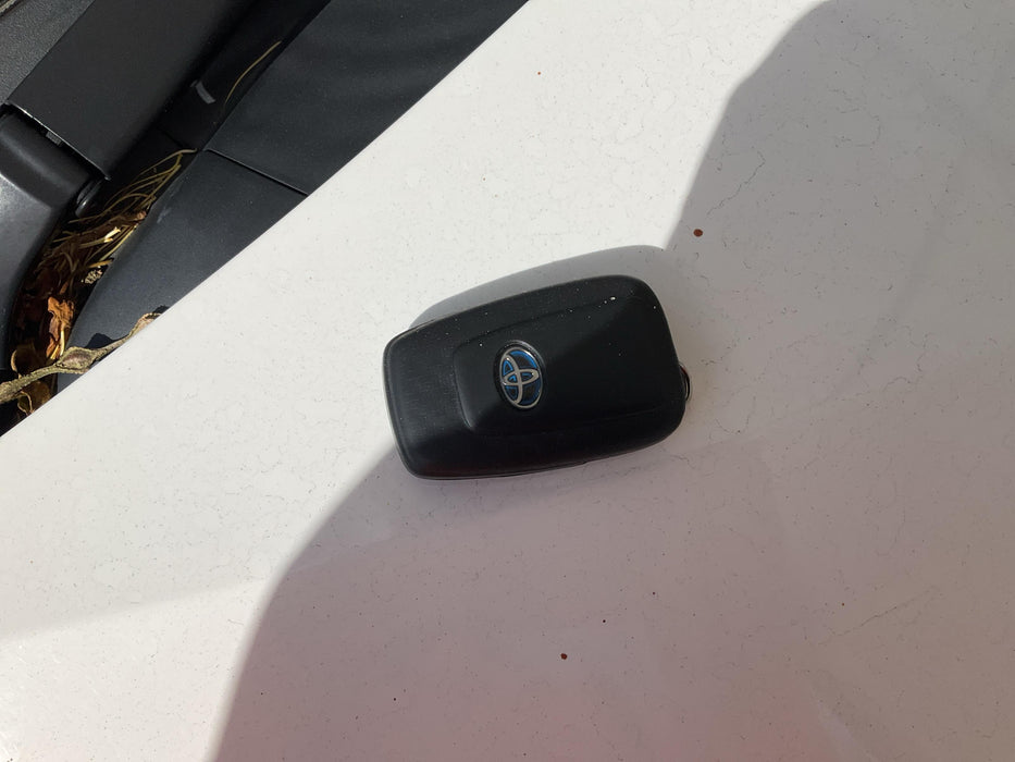 2017 Toyota Prius HYBRID  5175 - Used parts for sale