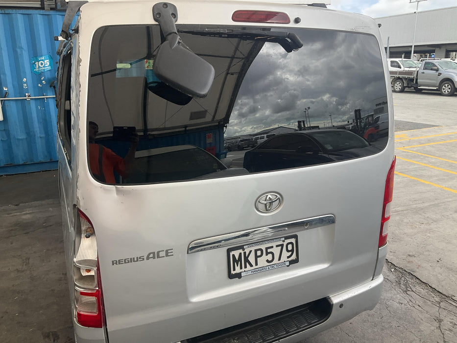 2013 Toyota Hiace  V H200 6224 - Used parts for sale