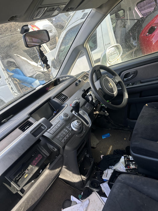 2006 Honda Stepwagon   4982 - Used parts for sale