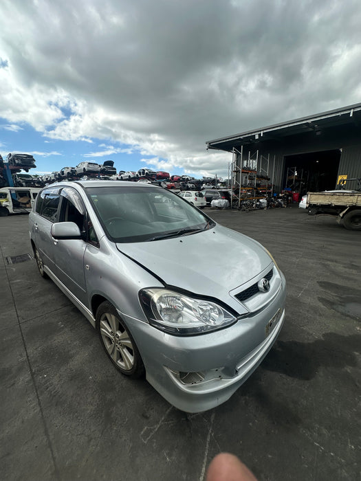 2004 Toyota Ipsum   5522 - Used parts for sale