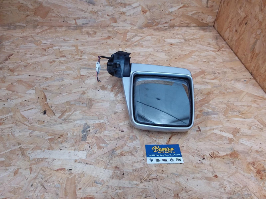 Nissan Elgrand Elgrand  Right Door Mirror