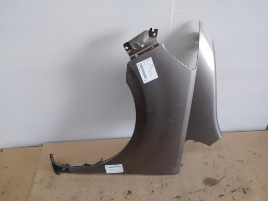 Nissan Serena Serena  Left Guard
