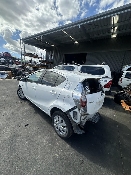 2013 Toyota Aqua Hybrid NHP10 6183 - Used parts for sale