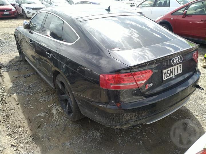 Audi A5 A5  2892 - Used parts for sale