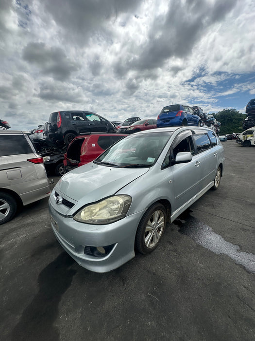 2004 Toyota Ipsum   5522 - Used parts for sale