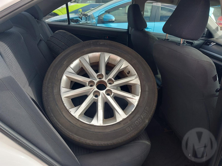 2015 Toyota Camry Hybrid XV50 6053 - Used parts for sale