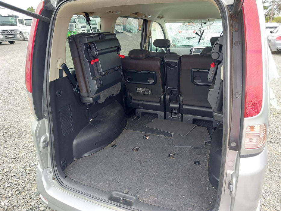 2007 Nissan Serena  C25 6196 - Used parts for sale