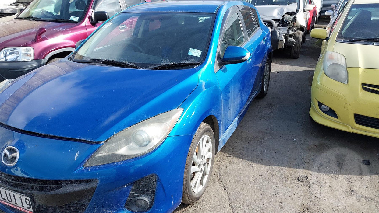 2011 Mazda Axela   5423 - Used parts for sale