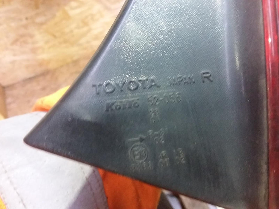 Toyota Ist Ist Ist Right Taillight