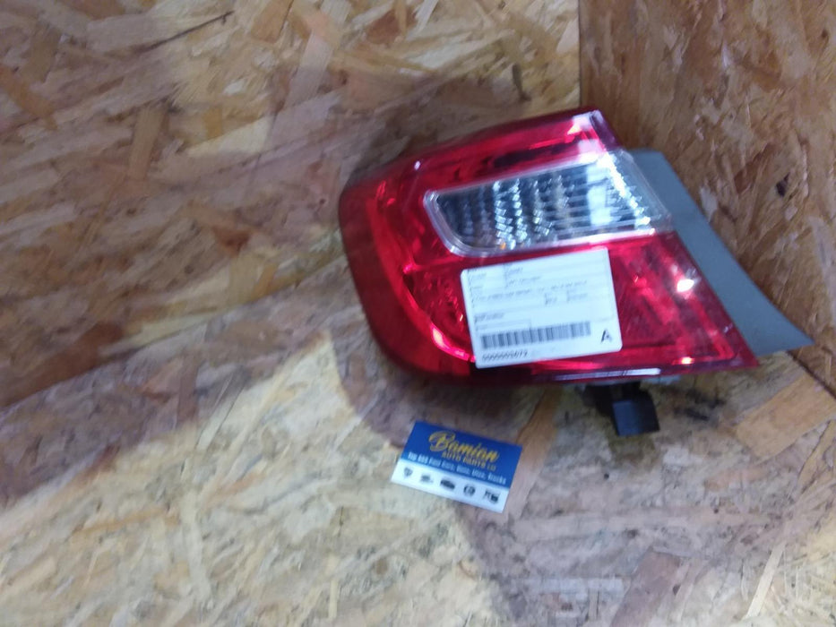 2013 Toyota Camry Camry  Left Taillight
