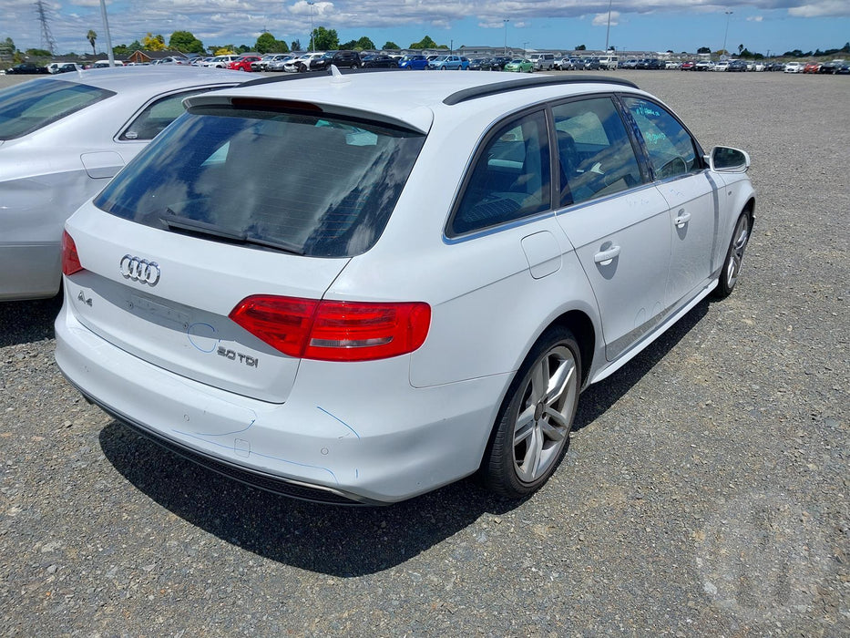 2009 Audi A4 Avant B8 5936 - Used parts for sale