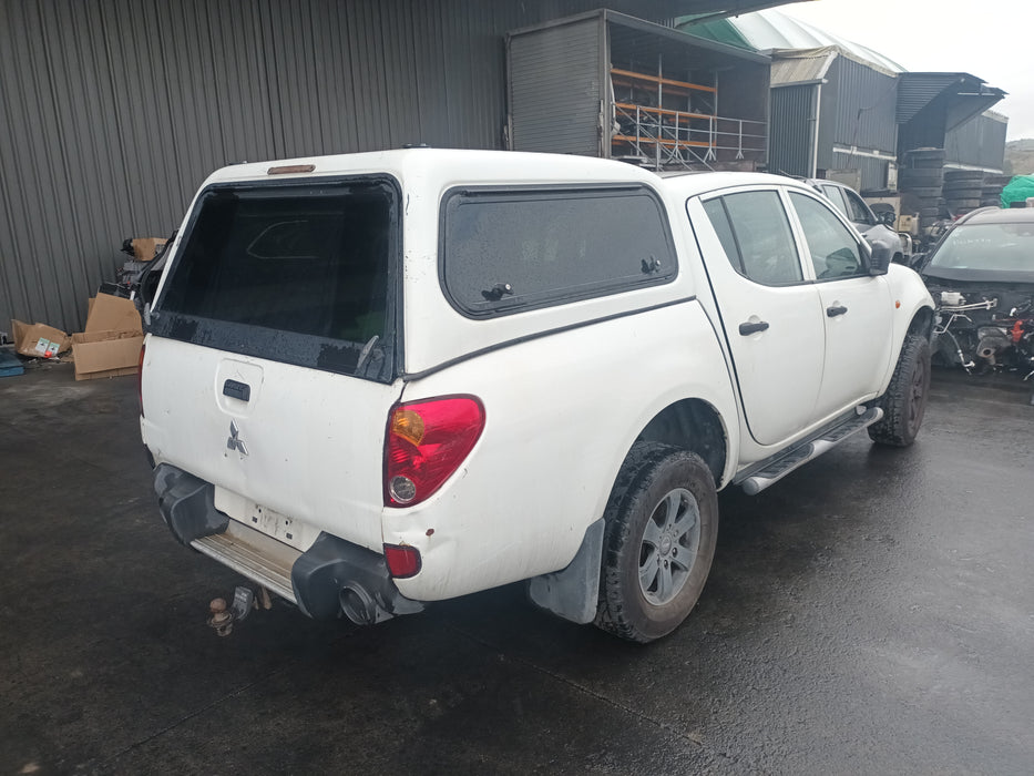 2009, Mitsubishi, Triton, 2.4P 2WD DBLE CAB M