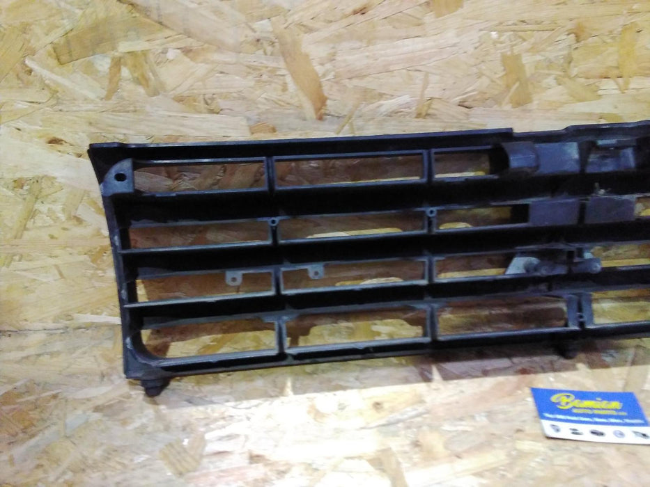 Mitsubishi Pajero Pajero  Grille