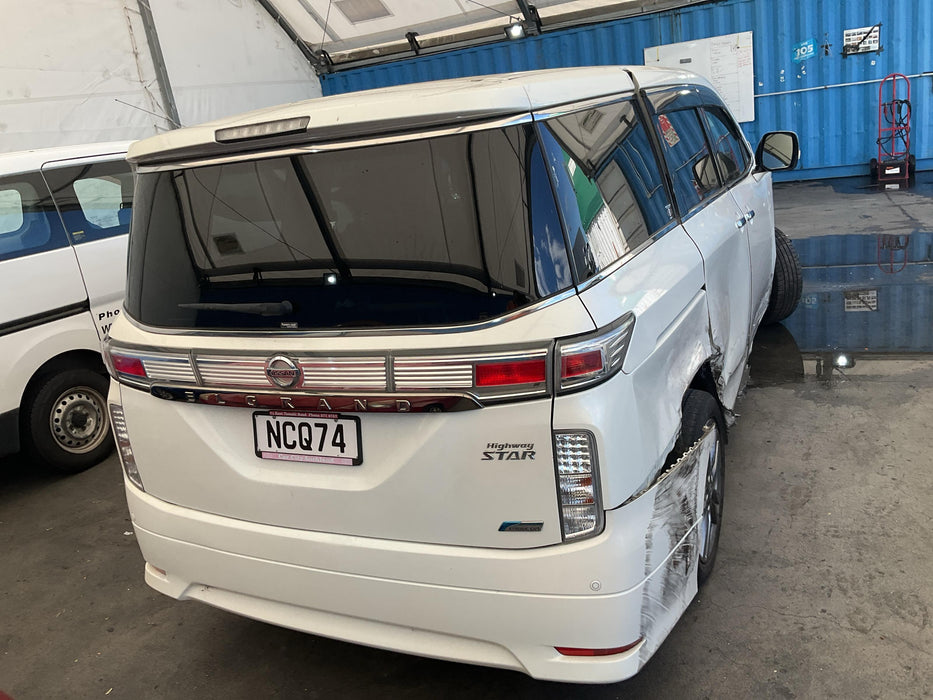 2013 Nissan Elgrand  E52 6076 - Used parts for sale