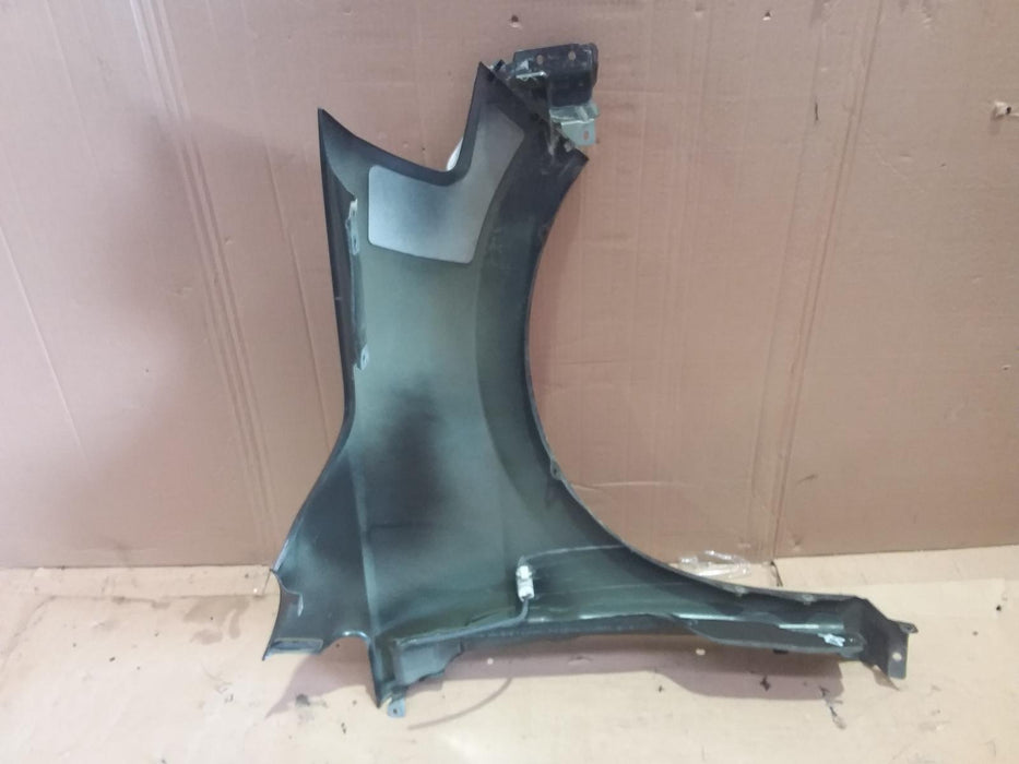 Nissan Tiida Tiida  Left Guard