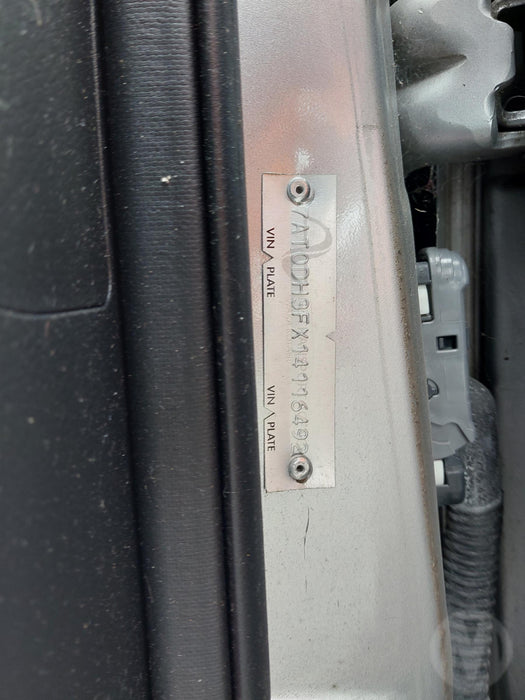 2006 Nissan Serena  C25 5984 - Used parts for sale