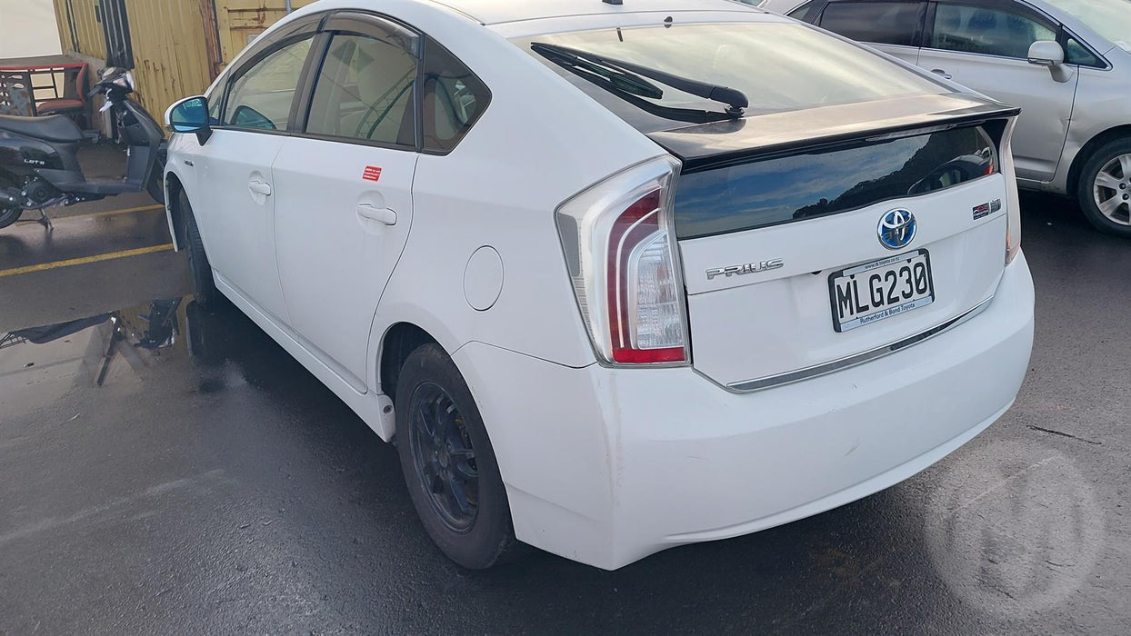 2014 Toyota Prius Hybrid W30 5262 - Used parts for sale
