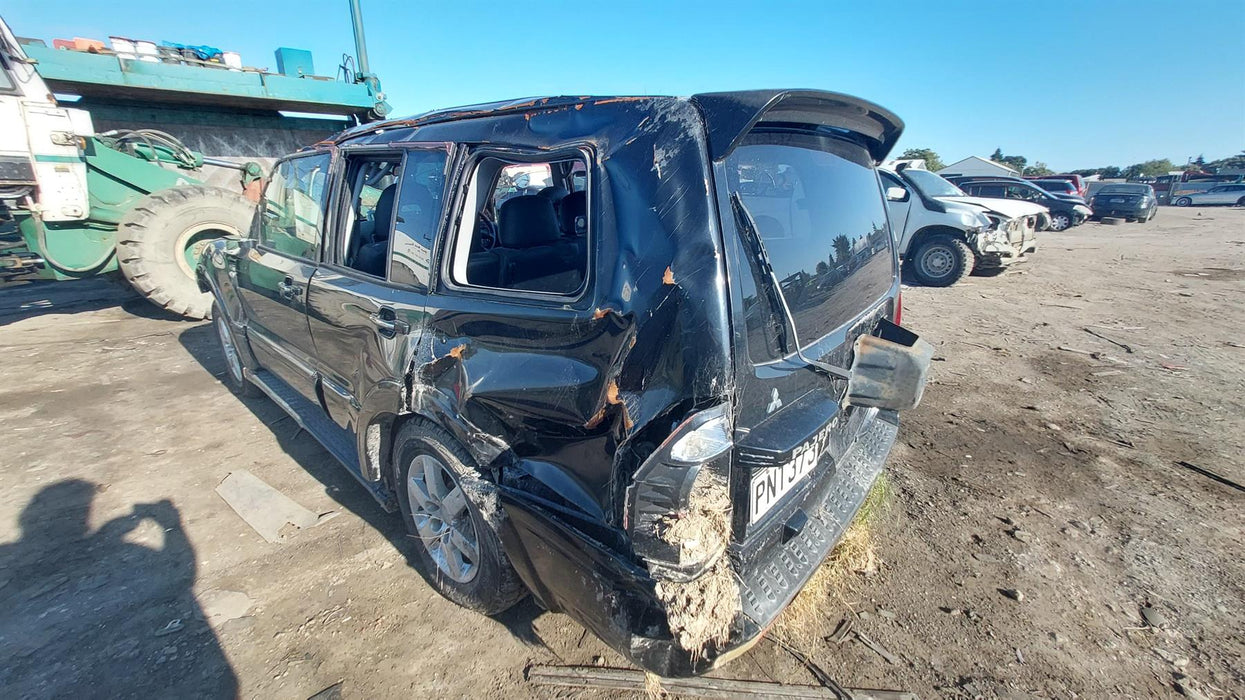 2005 Mitsubishi Pajero   5503 - Used parts for sale