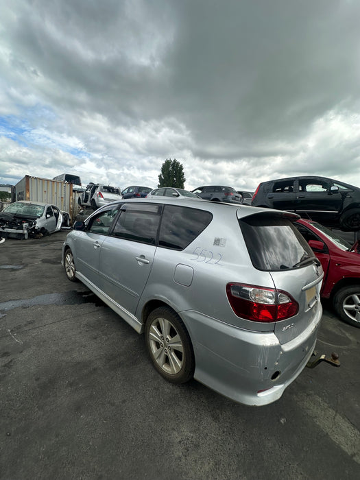 2004 Toyota Ipsum   5522 - Used parts for sale