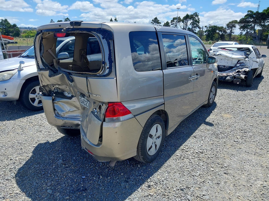 2006 Honda Stepwgn Z FF RG 5980 - Used parts for sale