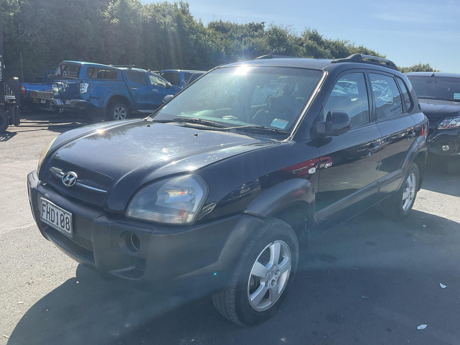 2004 Hyundai Tucson 2.0 GLS M5  5519 - Used parts for sale