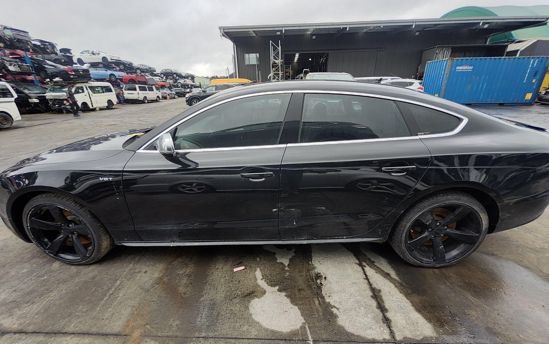 Audi A5 A5  2892 - Used parts for sale