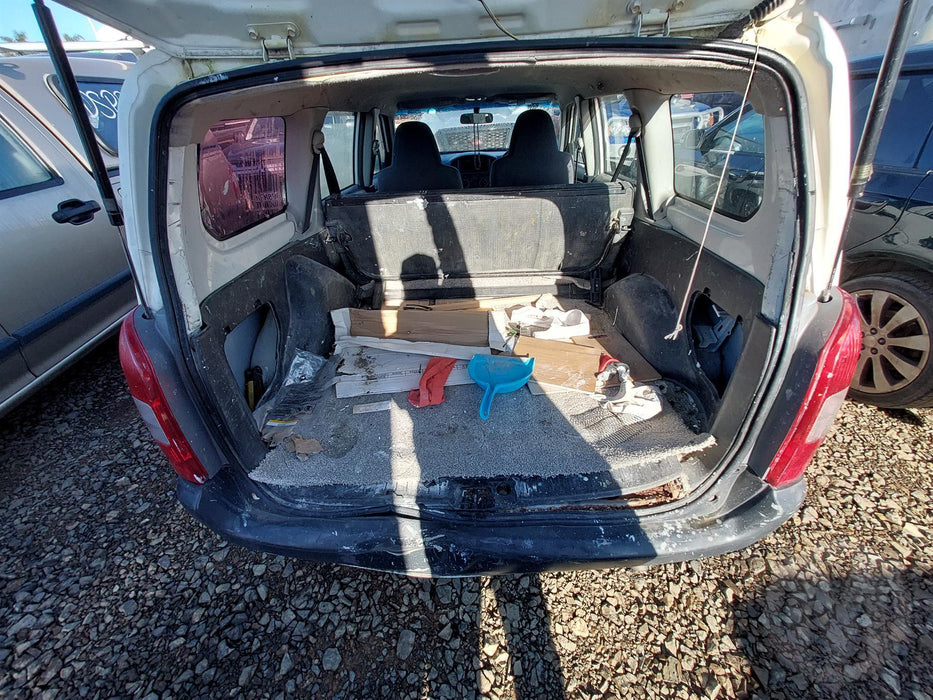 2003 Toyota Probox   5586 - Used parts for sale