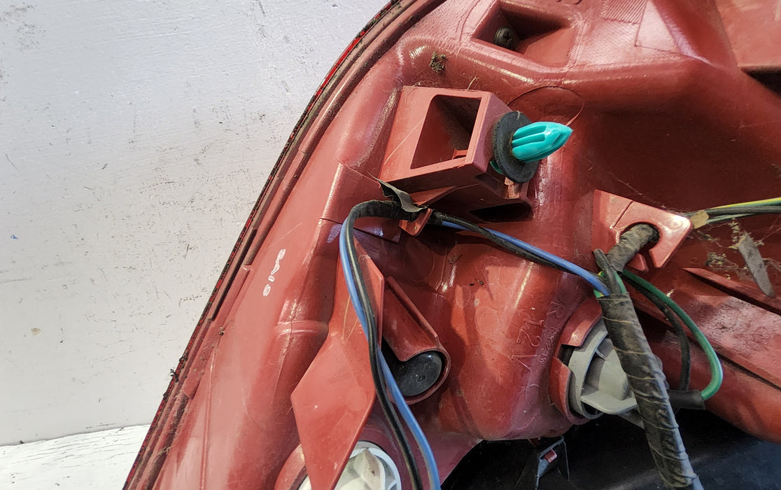 2004, Nissan, Tiida, Right Taillight