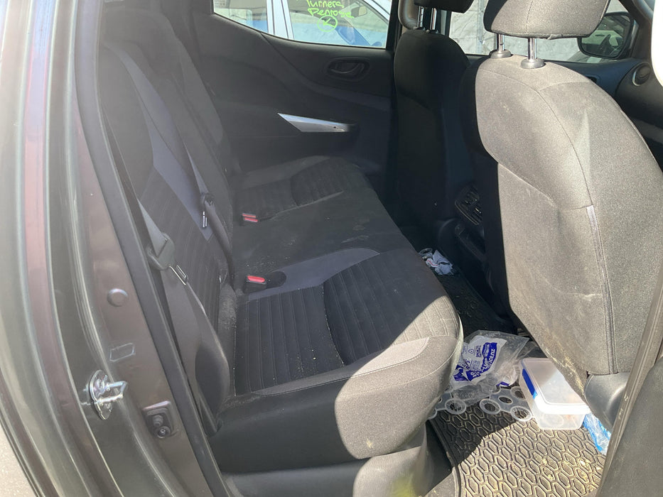 2021 Nissan Navara SL 2.3D/7AT  5017 - Used parts for sale