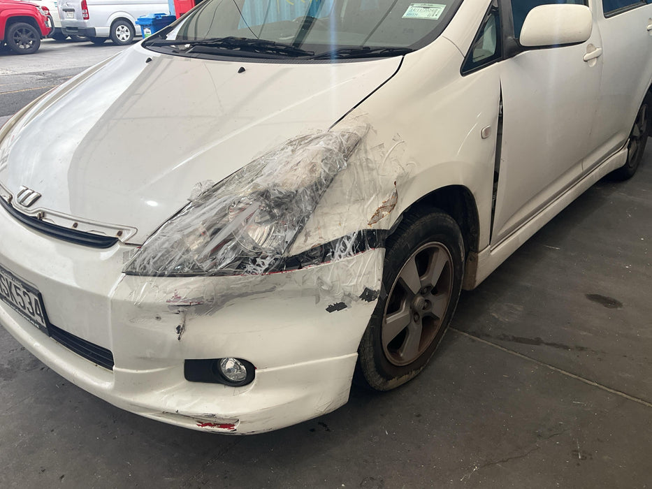 2004 Toyota Wish LTD  5256 - Used parts for sale