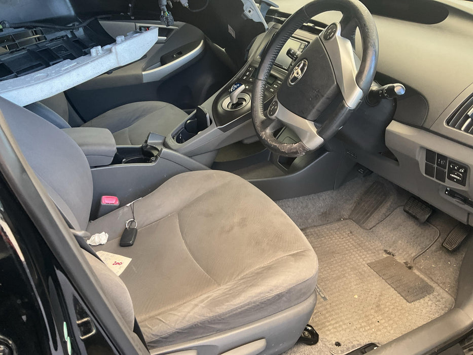 2010 Toyota Prius Hybrid W30 6153 - Used parts for sale