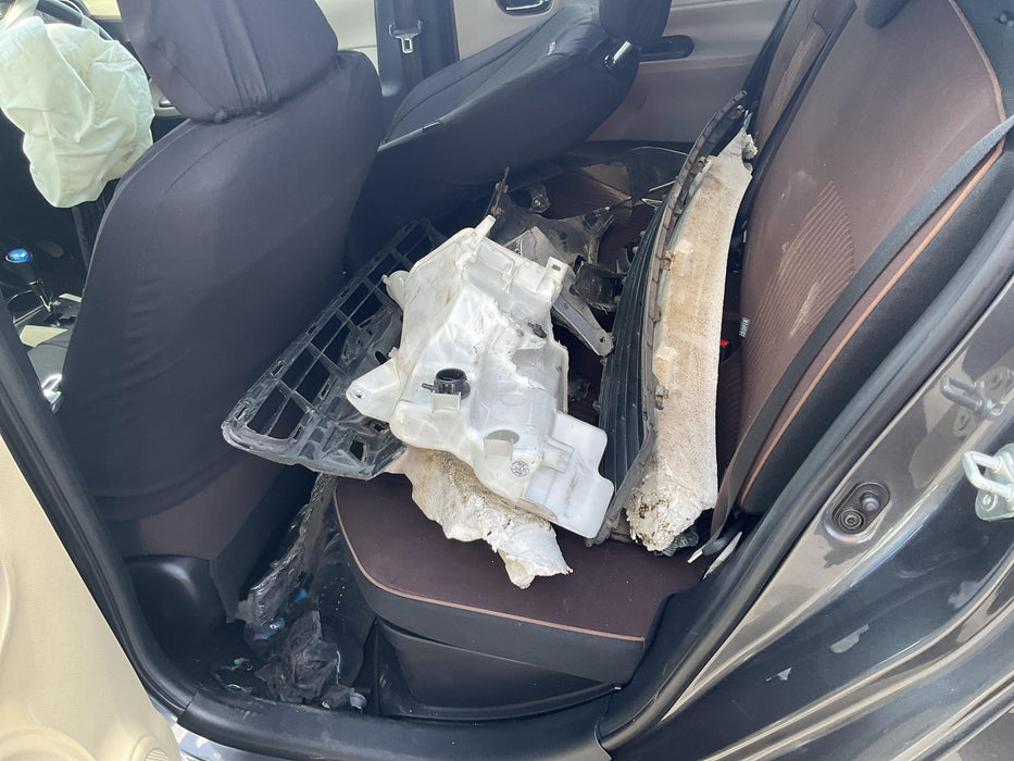 2013 Toyota Aqua Hybrid NHP10 5891 - Used parts for sale