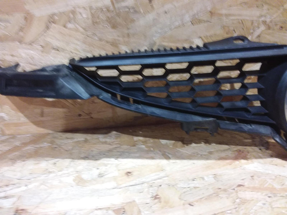 Mazda 2 Demio DE  Grille