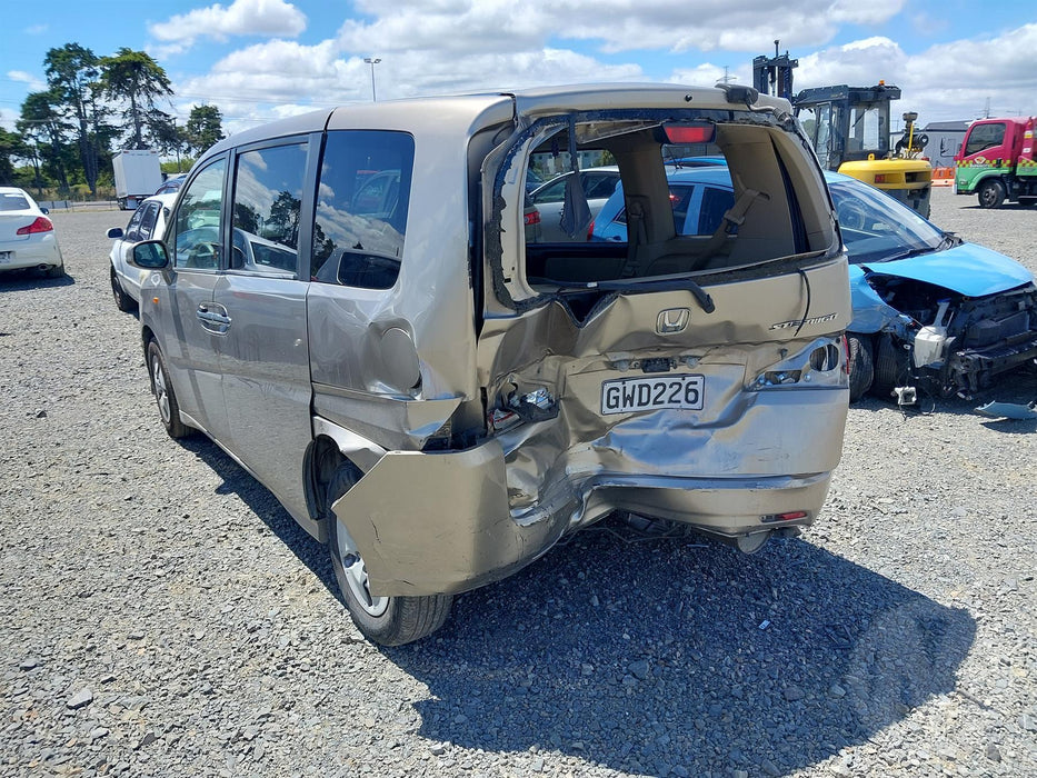 2006 Honda Stepwgn Z FF RG 5980 - Used parts for sale