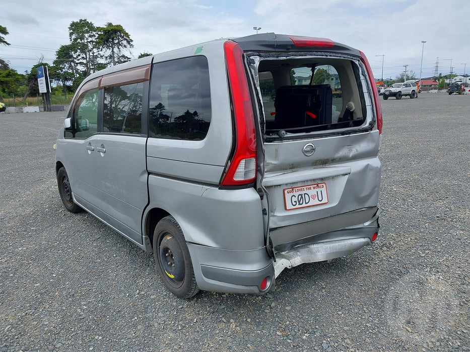2006 Nissan Serena  C25 5984 - Used parts for sale