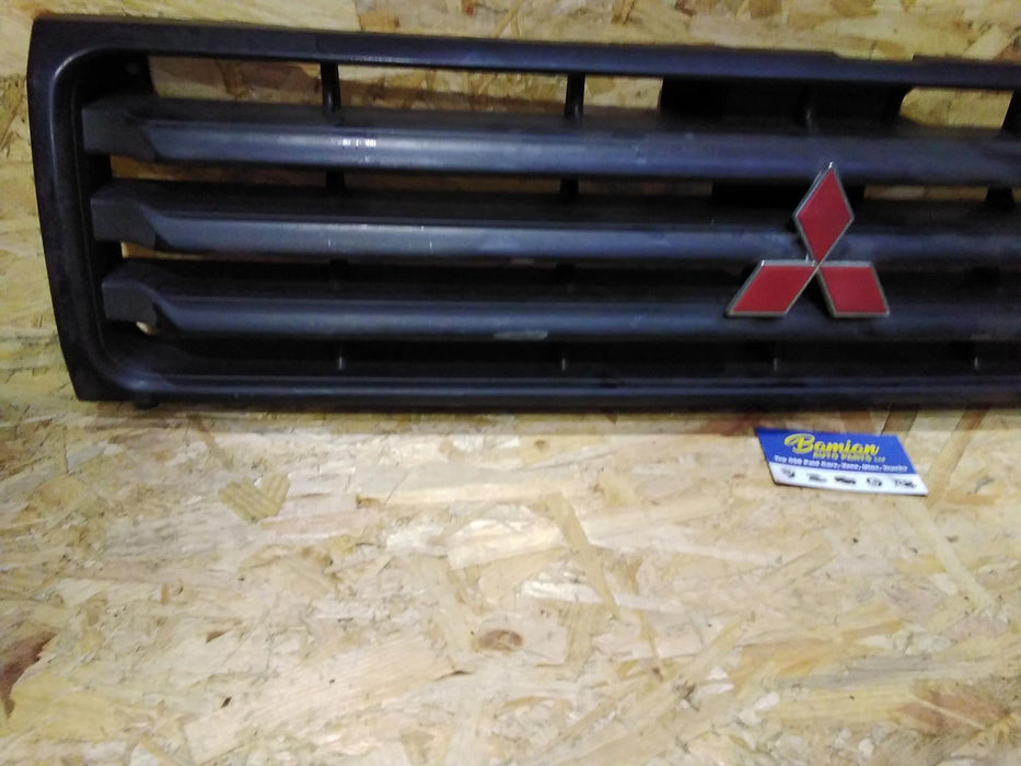 Mitsubishi Pajero Pajero  Grille