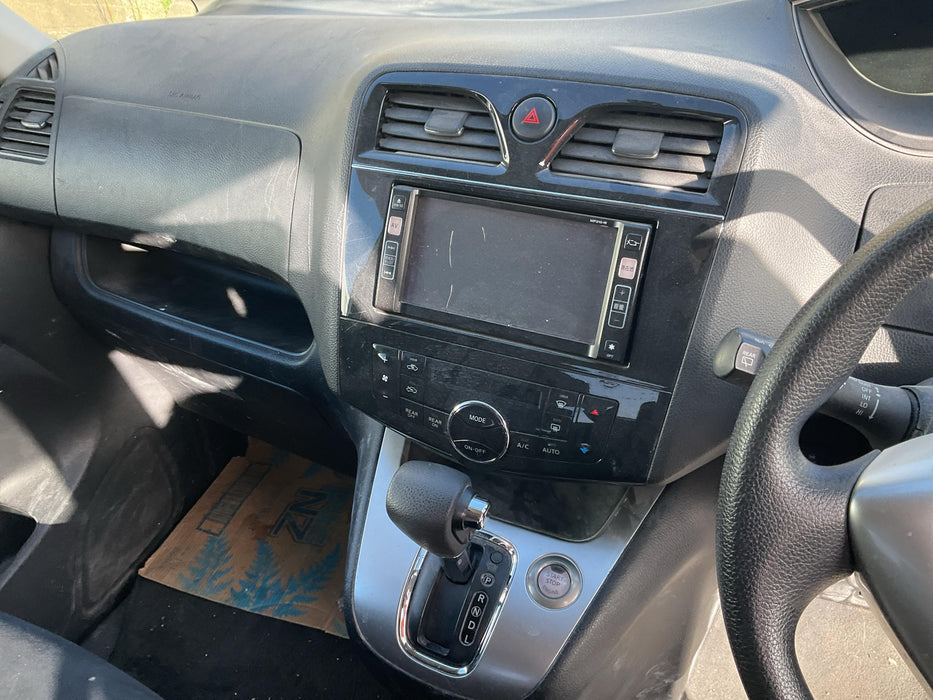 2011, Nissan, Serena, C26-002015