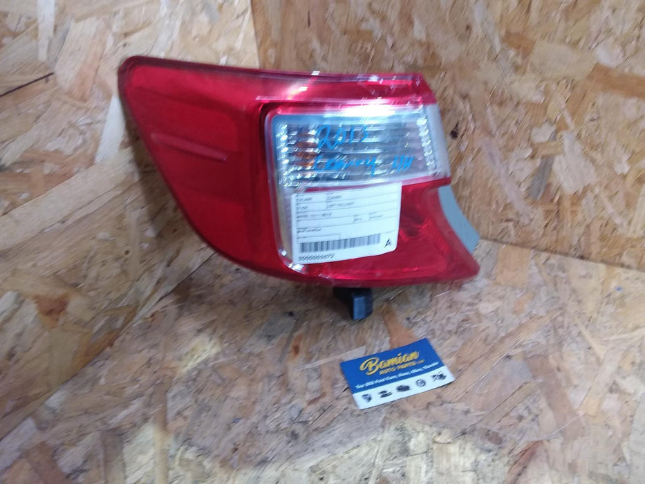 2013 Toyota Camry Camry  Left Taillight