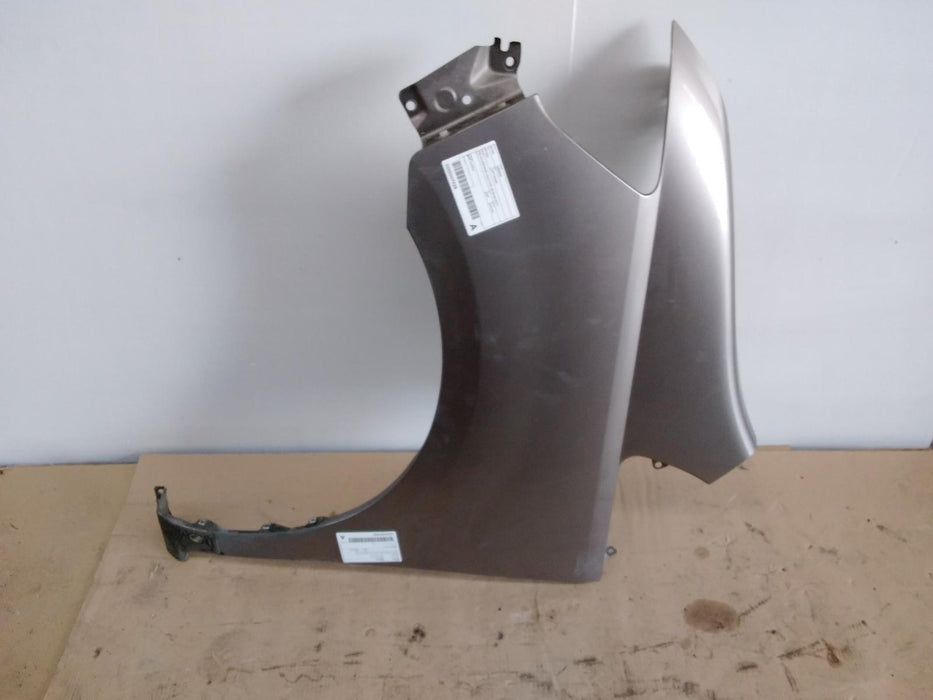 Nissan Serena Serena  Left Guard